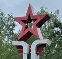 Красная звезда на стелу в Москве (518402)
