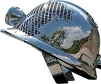 Каска - скульптура абстрактная скульптура из нержавеющей стали на заказ   